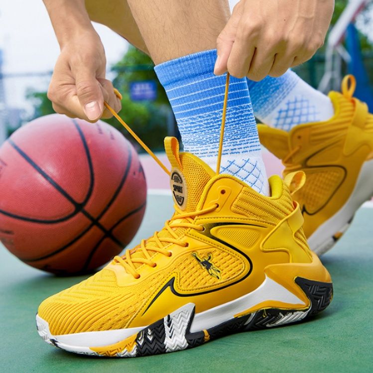 【ダイナミック・ボルト】ハイカット・バスケットシューズ ブラック×ネオンオレンジ | 3Dサイドパネル アスリートシルエット ストリート・スポーツ