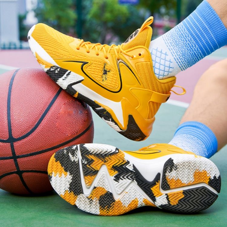 【ダイナミック・ボルト】ハイカット・バスケットシューズ ブラック×ネオンオレンジ | 3Dサイドパネル アスリートシルエット ストリート・スポーツ