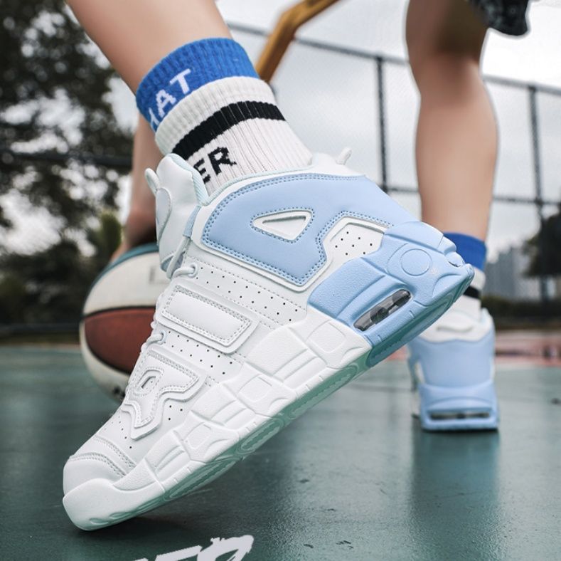 【サイケデリック・コート】バスケットシューズ ホワイト×タイダイマルチカラー | ビッグロゴデザイン ビジブルエア搭載 ストリート・パフォーマンス