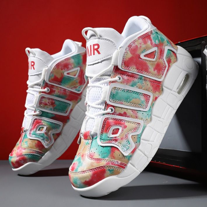 【サイケデリック・コート】バスケットシューズ ホワイト×タイダイマルチカラー | ビッグロゴデザイン ビジブルエア搭載 ストリート・パフォーマンス