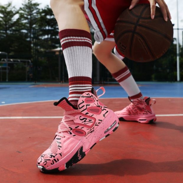 【ポップ・ダイナミズム】ハイカット・バスケットシューズ ピンク×ブラックグラフィティ | ビジブルエア搭載 スプラッターデザイン ストリート・ガールズ