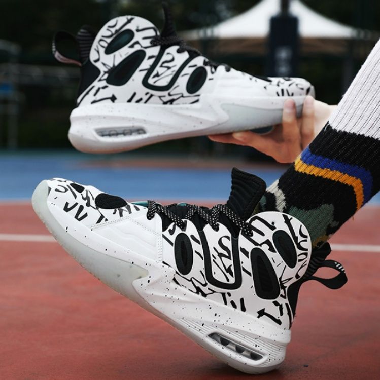 【ポップ・ダイナミズム】ハイカット・バスケットシューズ ピンク×ブラックグラフィティ | ビジブルエア搭載 スプラッターデザイン ストリート・ガールズ