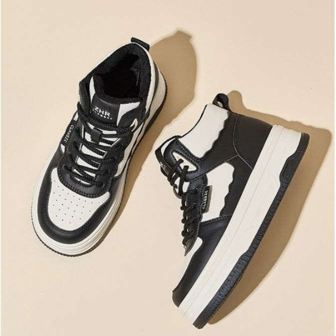 【モノクローム・エッジ】厚底ミッドカットスニーカー ブラック×ホワイト | 波型レイヤーパネル チャンキーソール モード・ストリート