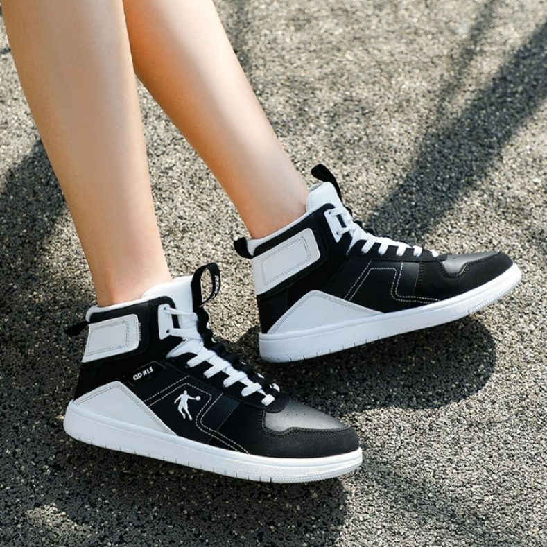 【パステル・ハーモニー】ミッドカットスニーカー ホワイト×ピンク×ミントグリーン | アスリートシルエット パンチングトゥ ガーリー・スポーツスタイル