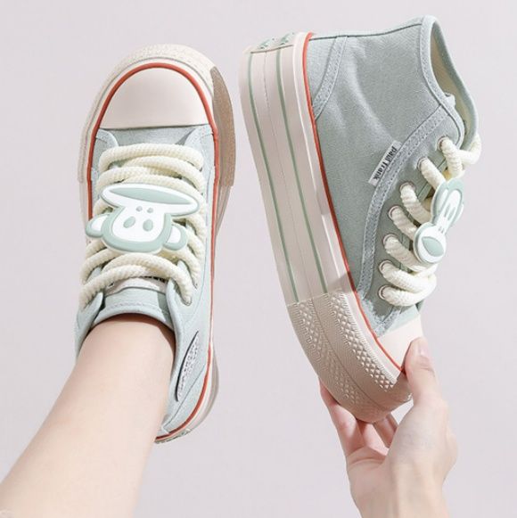 【キャッチー・ポップ】厚底ハイカット・キャンバススニーカー アイボリー×レッド | キャラクターシリコンワッペン 極太シューレース ストリート・カジュアル