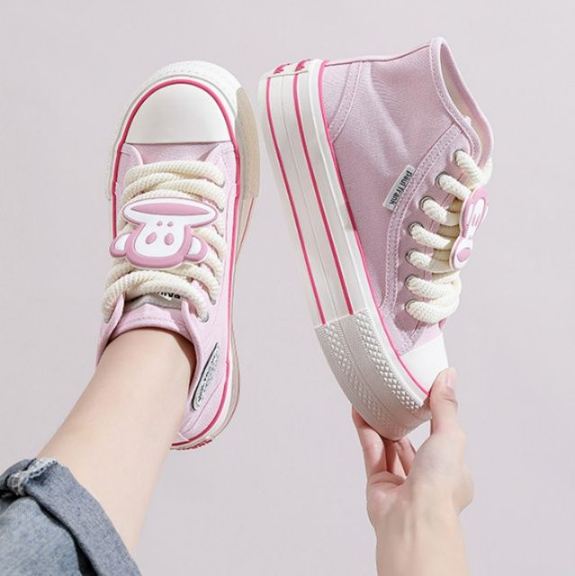 【キャッチー・ポップ】厚底ハイカット・キャンバススニーカー アイボリー×レッド | キャラクターシリコンワッペン 極太シューレース ストリート・カジュアル