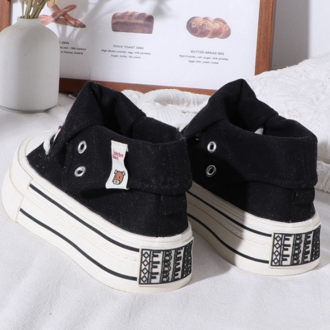 【リラックス・レイヤード】厚底キャンバススニーカー アイボリー | 折り返し履き口デザイン クマのミニワッペン ボリュームソール ナチュラル・ストリート