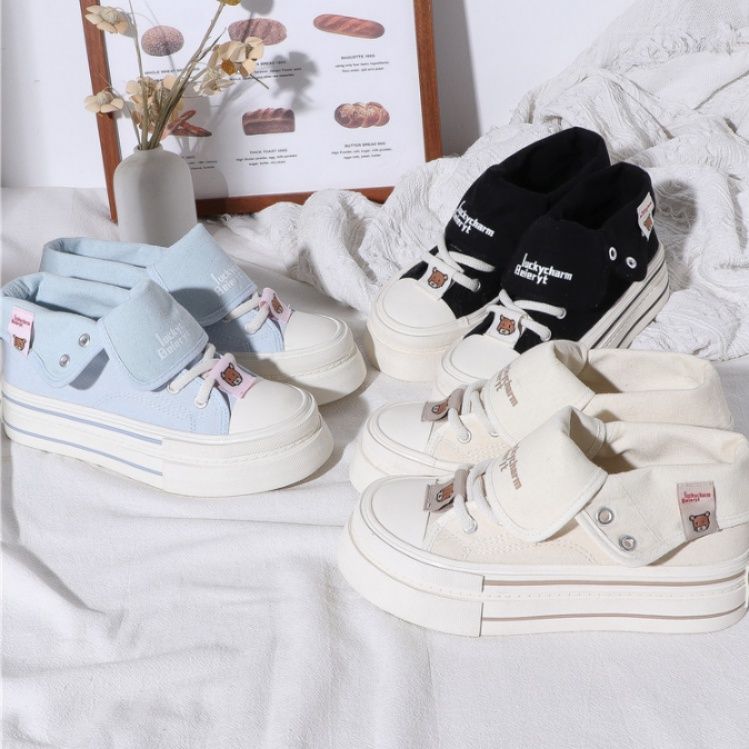 【リラックス・レイヤード】厚底キャンバススニーカー アイボリー | 折り返し履き口デザイン クマのミニワッペン ボリュームソール ナチュラル・ストリート