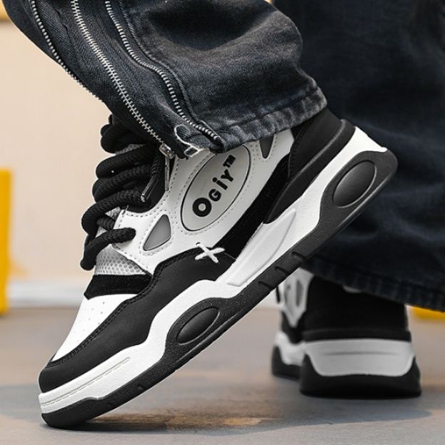 【ニュアンス・モード】ボリューム・ミッドスニーカー オフホワイト×ライトグレー | テクニカル・レイヤードパネル 極太ロープシューレース チャンキーソール