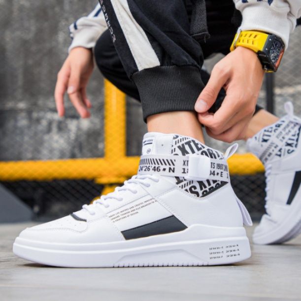 【アーバン・クリーン】ミッドカット・スニーカー オールホワイト | アンクル・レタリングデザイン ベルクロストラップ仕様 スタイリッシュ・モノトーン