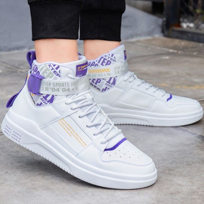 【アーバン・クリーン】ミッドカット・スニーカー オールホワイト | アンクル・レタリングデザイン ベルクロストラップ仕様 スタイリッシュ・モノトーン