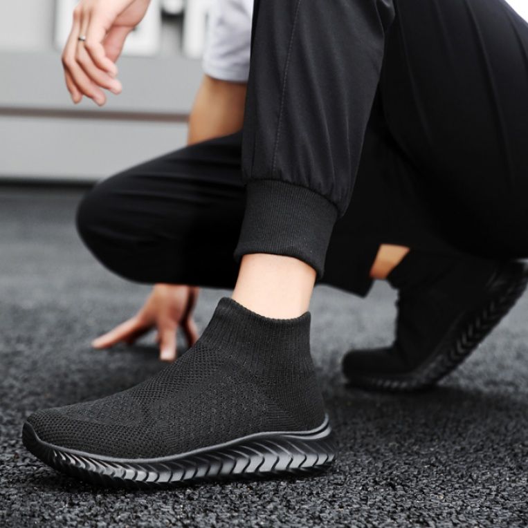 【究極のフィット】ブラック・ソックススニーカー | シームレス・ストレッチニット ギザギザ・ウェーブホワイトソール 超軽量・アーバンランニング