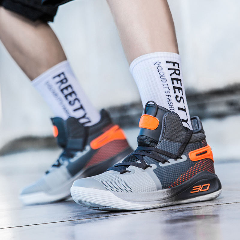 ハイカットスニーカー エラー