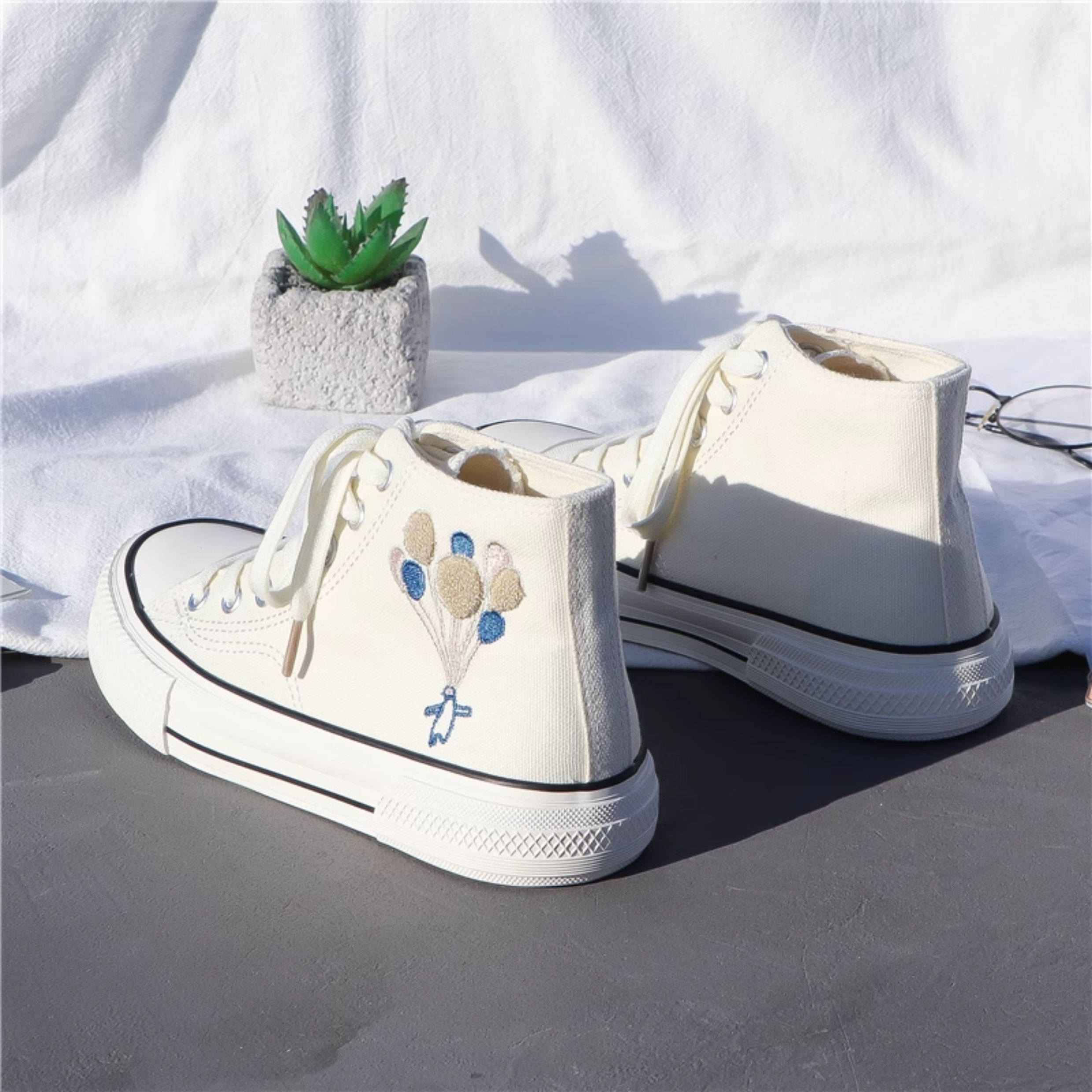 ハイカットスニーカー 気球刺繍 ハイカットスニーカー