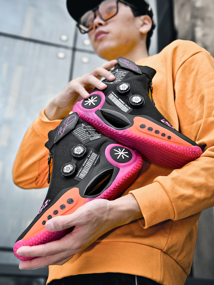 ハイカットスニーカー ハイカットスニーカー 未来型デザイン ハイテクスニーカー