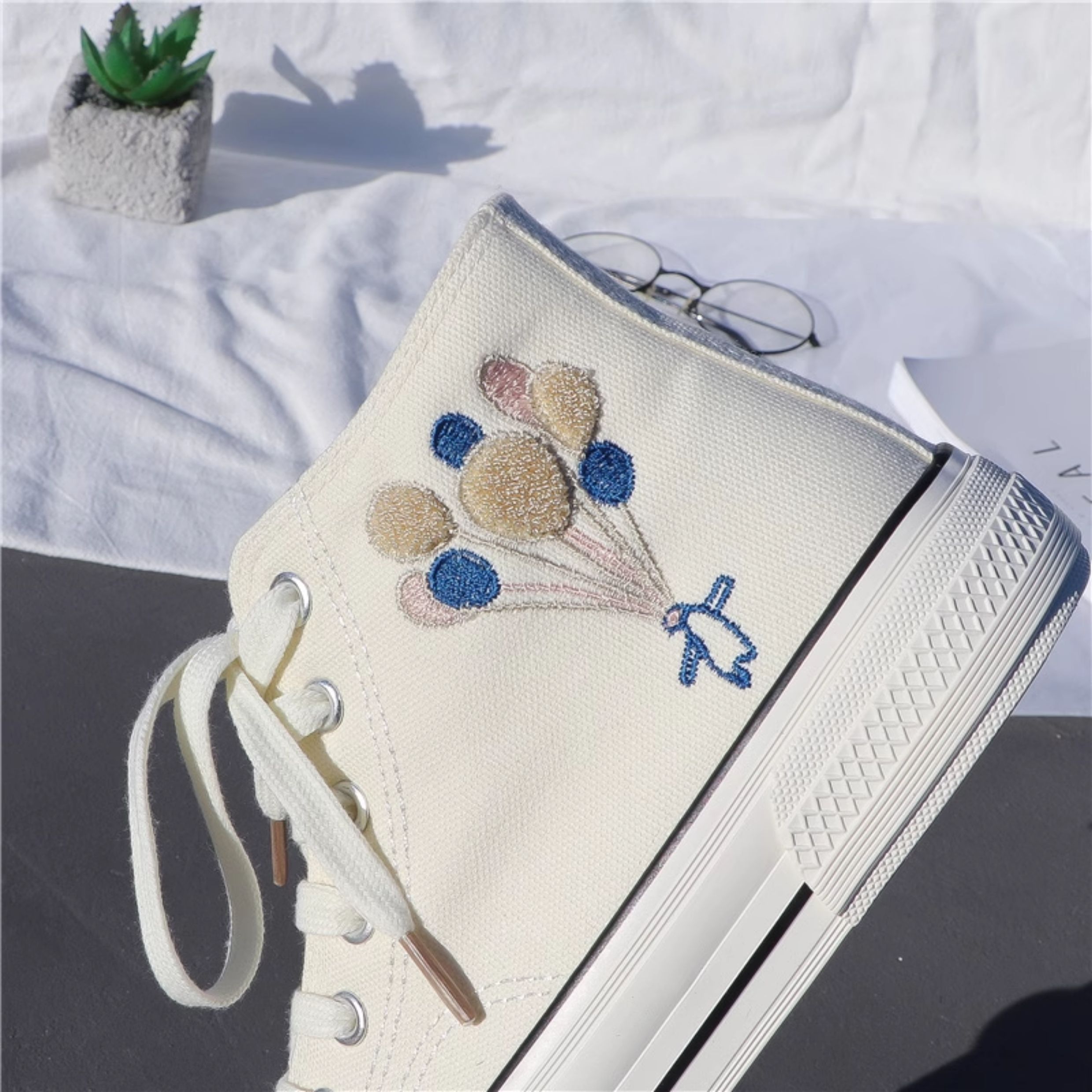 ハイカットスニーカー 気球刺繍 ハイカットスニーカー