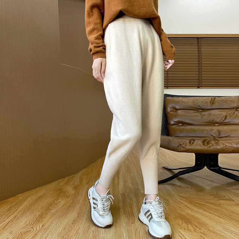 オフィスでも着れる！ハイウエストのテーパードパンツおすすめ7選