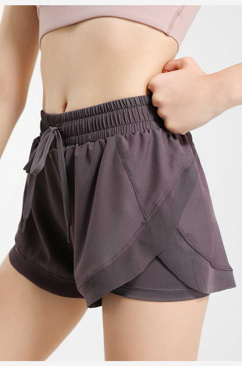 スタイルアップが叶うおすすめハイウエストボトムス5選