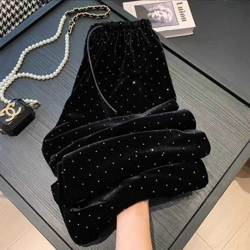 スタイルメイクが叶う！ウエストキレイなブラックハイデニム5選