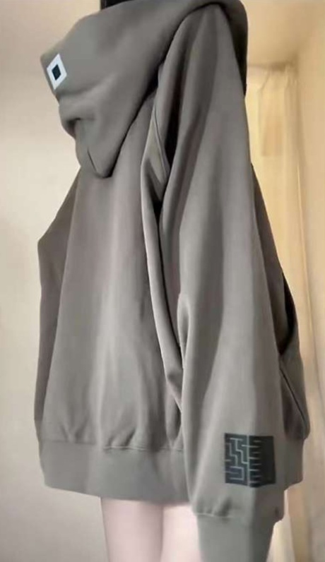 https://fulmo-img-server.com/hoodiehaven/1729522236304_gpkd6y05_cropped.jpg