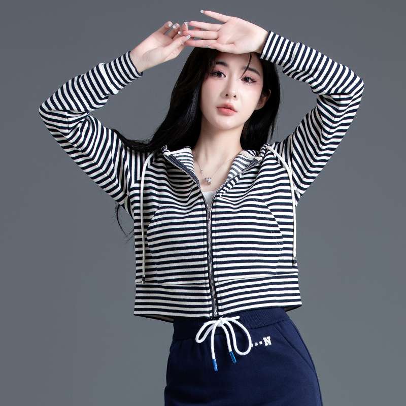 https://fulmo-img-server.com/hoodiehaven/7f1ab57dcbe54730906f65e147a80440.jepg