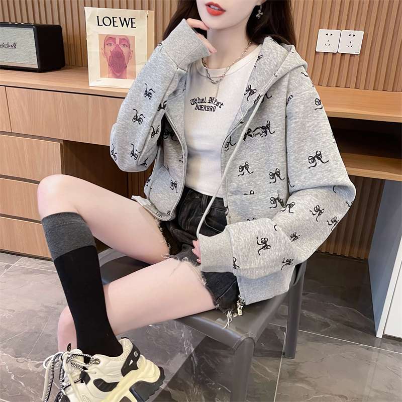 https://fulmo-img-server.com/hoodiehaven/8e4dd49ffd014ccd9d740160ee9cec77.jepg