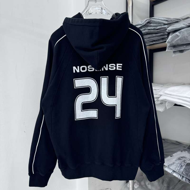 https://fulmo-img-server.com/hoodiehaven/e272ad63a7154fa587a9961acf21a1a2.jepg