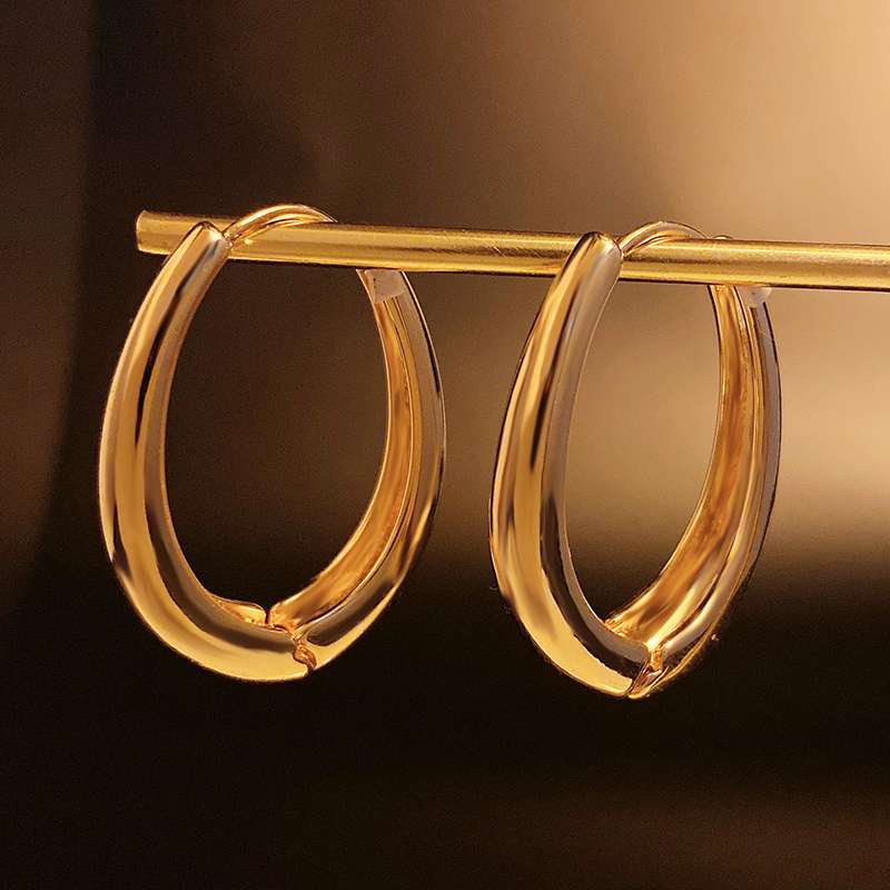 フープ ピアス 洗練オーバルフープピアス