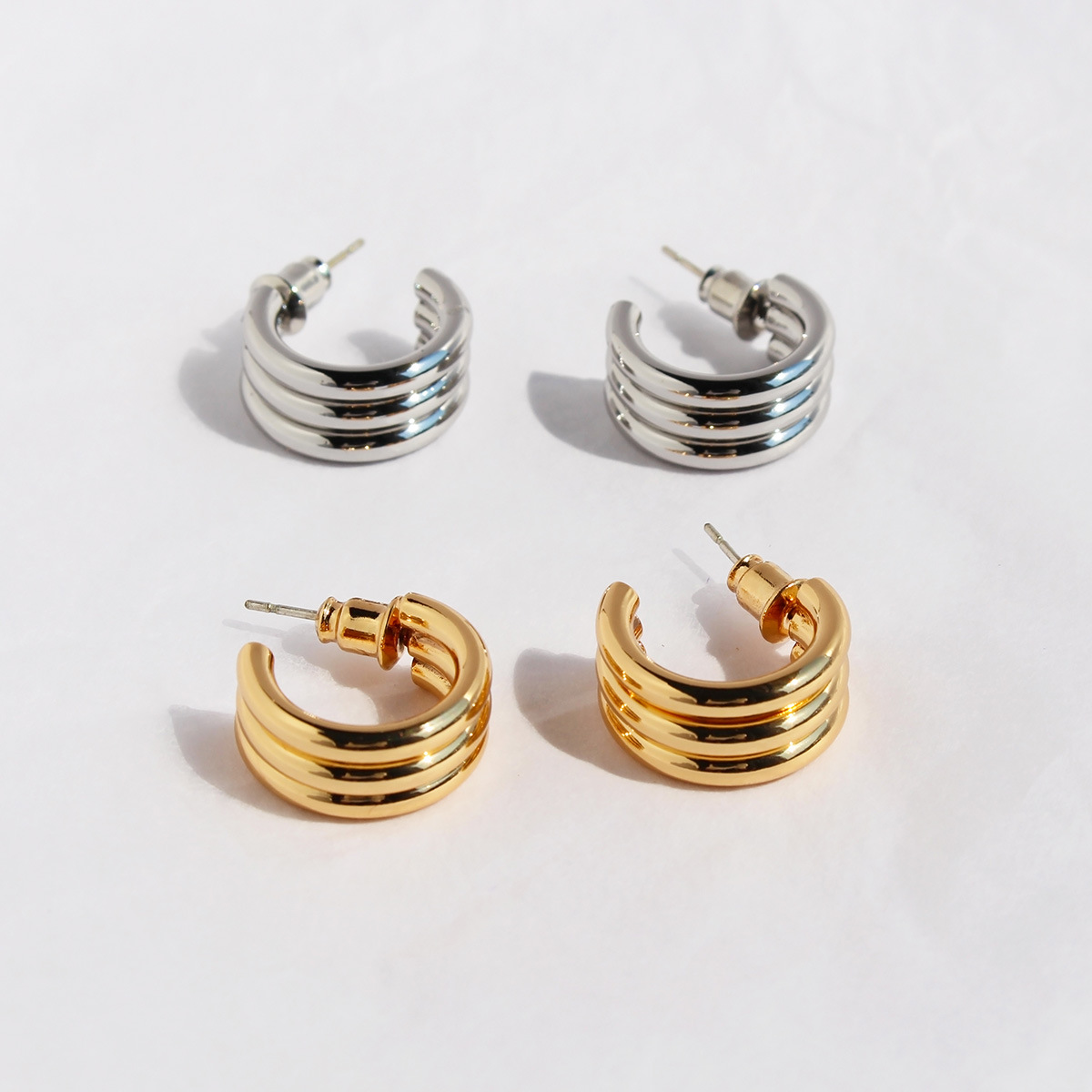 重ねリング デザイン フープ ピアス