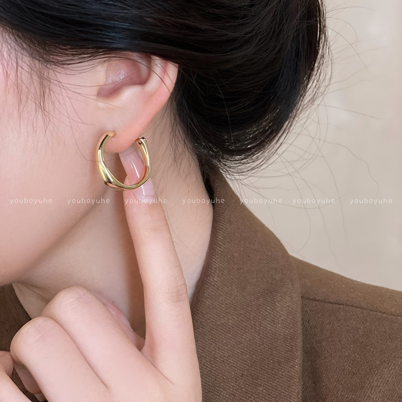 フープ ピアス 上品な輝きのシンプル丸型ステンレスフープピアス