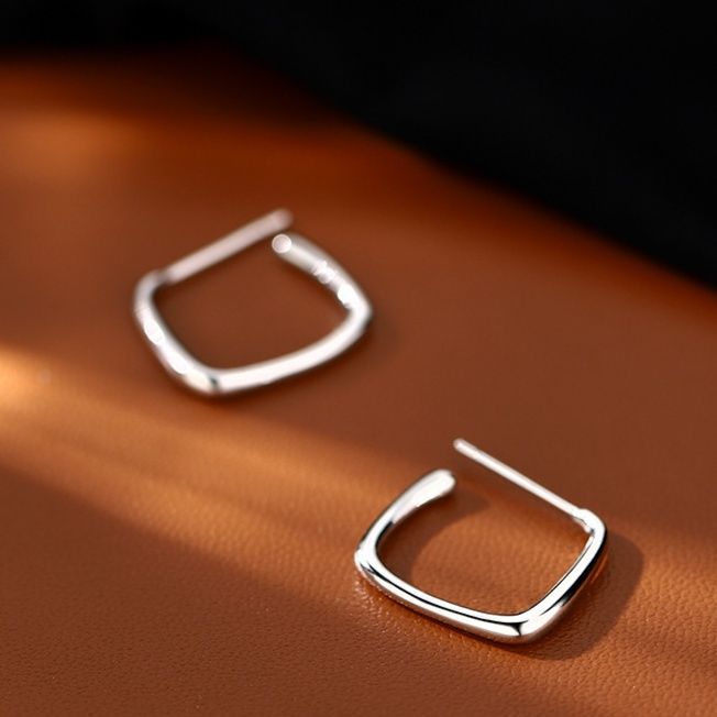 シンプル小さめ輪っか型ステンレスフープピアス