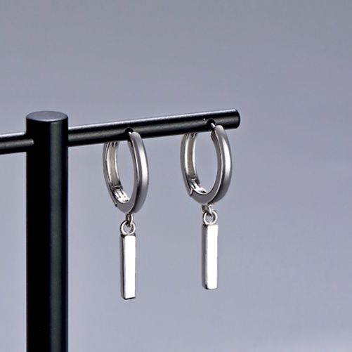 縦長棒チャーム付きステンレスフープピアス