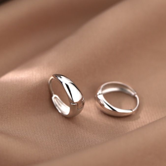 フープ ピアス 厚みのあるシンプルステンレスピアス