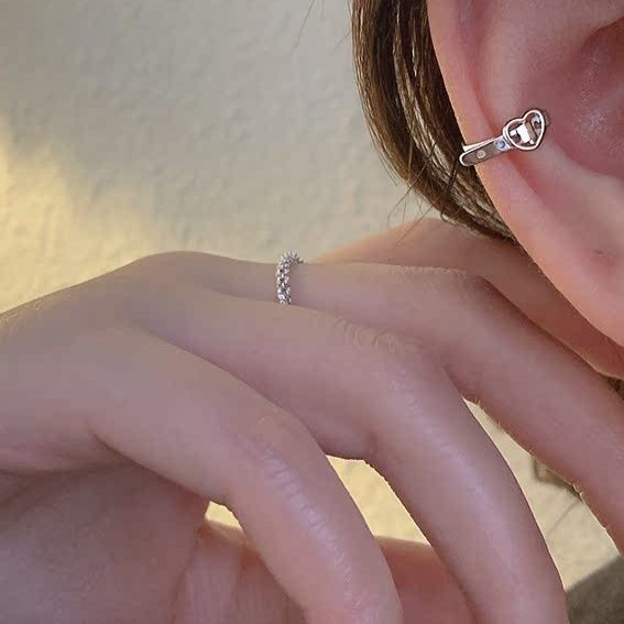 フープ ピアス ハート型装飾付きイヤーカフ風ステンレスフープピアス