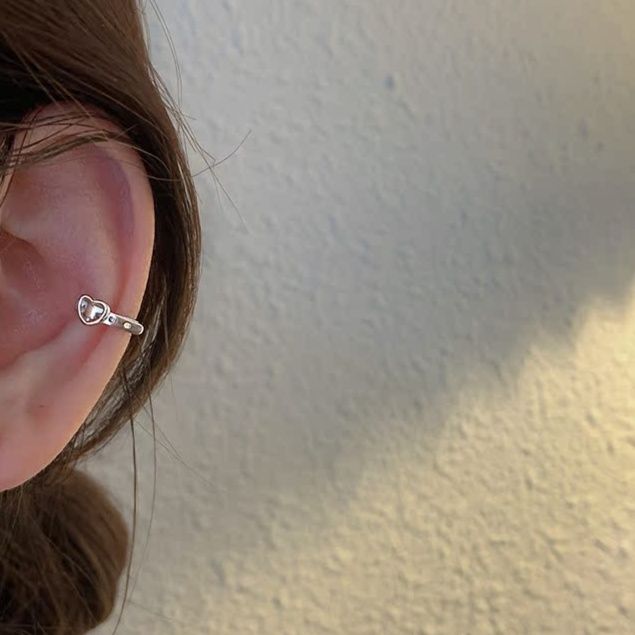 フープ ピアス ハート型装飾付きイヤーカフ風ステンレスフープピアス