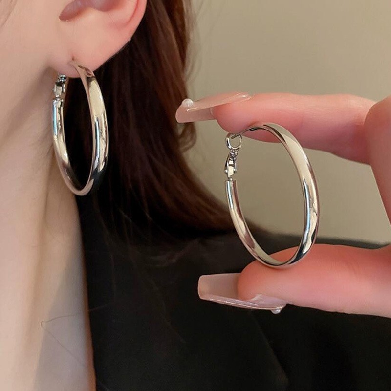 フープ ピアス 輝きシンプル円環ピアス