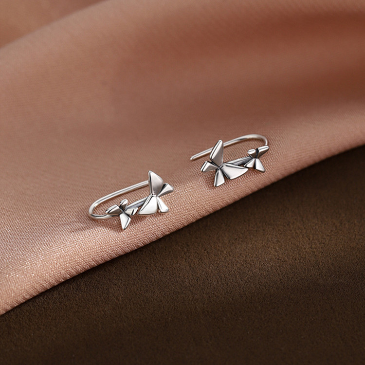 小花モチーフ 繊細ステンレスフープ ピアス