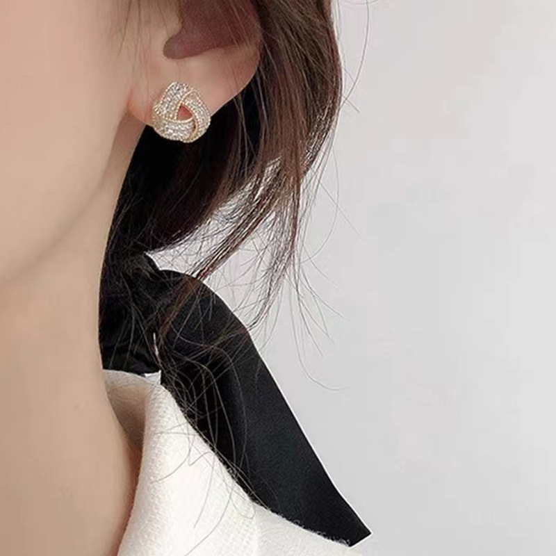 フープ ピアス 輝きハート結び ステンレスピアス