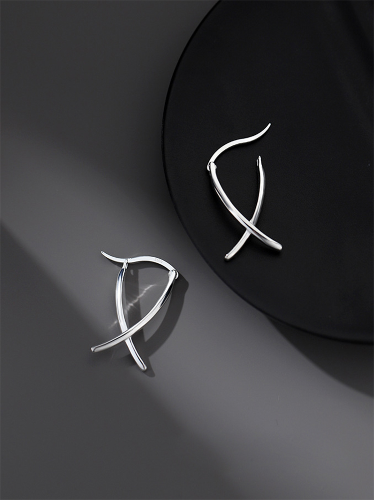  交差線デザイン ステンレス製フープピアス