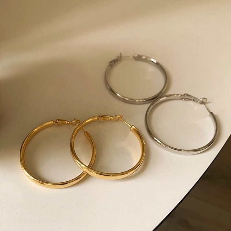 フープ ピアス 輝きシンプル円環ピアス