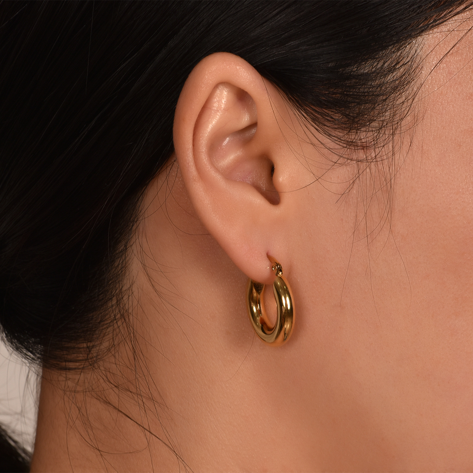 フープ ピアス 洗練丸みフープピアス
