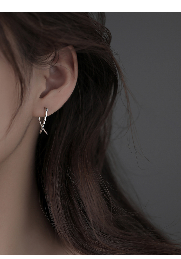  交差線デザイン ステンレス製フープピアス