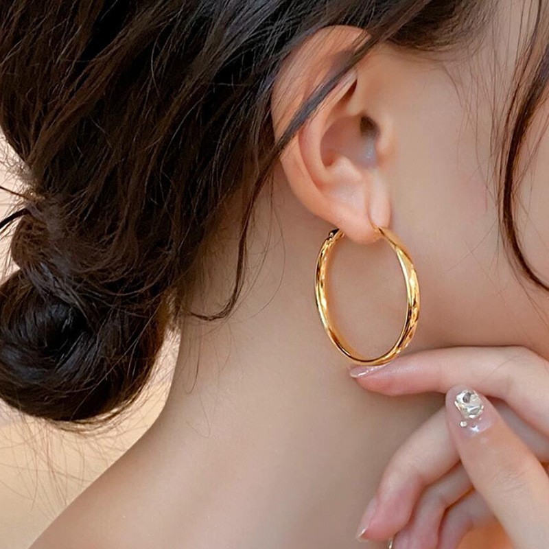フープ ピアス 輝きシンプル円環ピアス