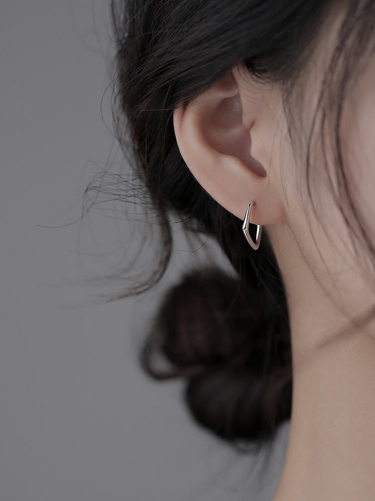 シンプル小さめ輪っか型ステンレスフープピアス