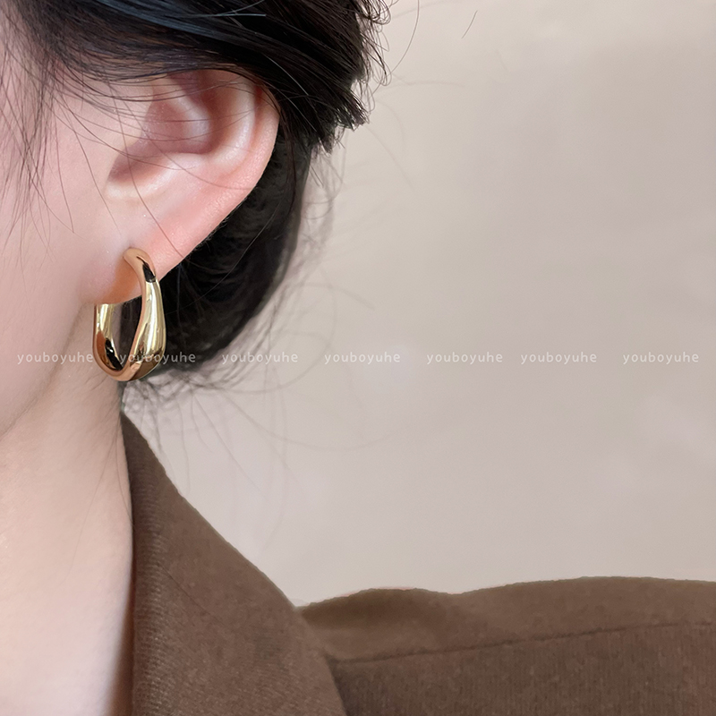 フープ ピアス 上品な輝きのシンプル丸型ステンレスフープピアス