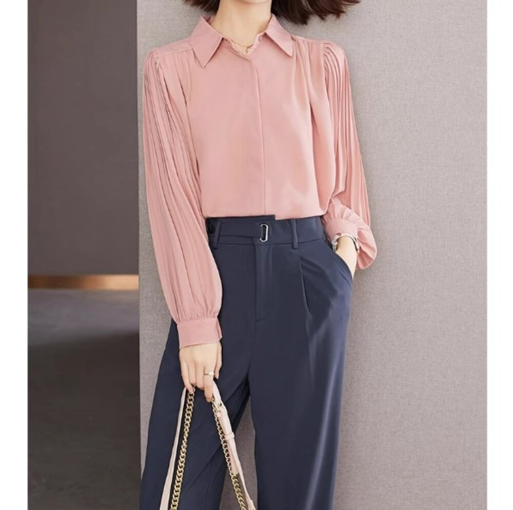 イエベ春/イエベ秋服　揺れ感 シフォンプリーツ 長袖ブラウス フェミニン