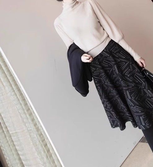 イエベ服　タートルネックニットセーター（イエベ春向け・イエベ秋向け）