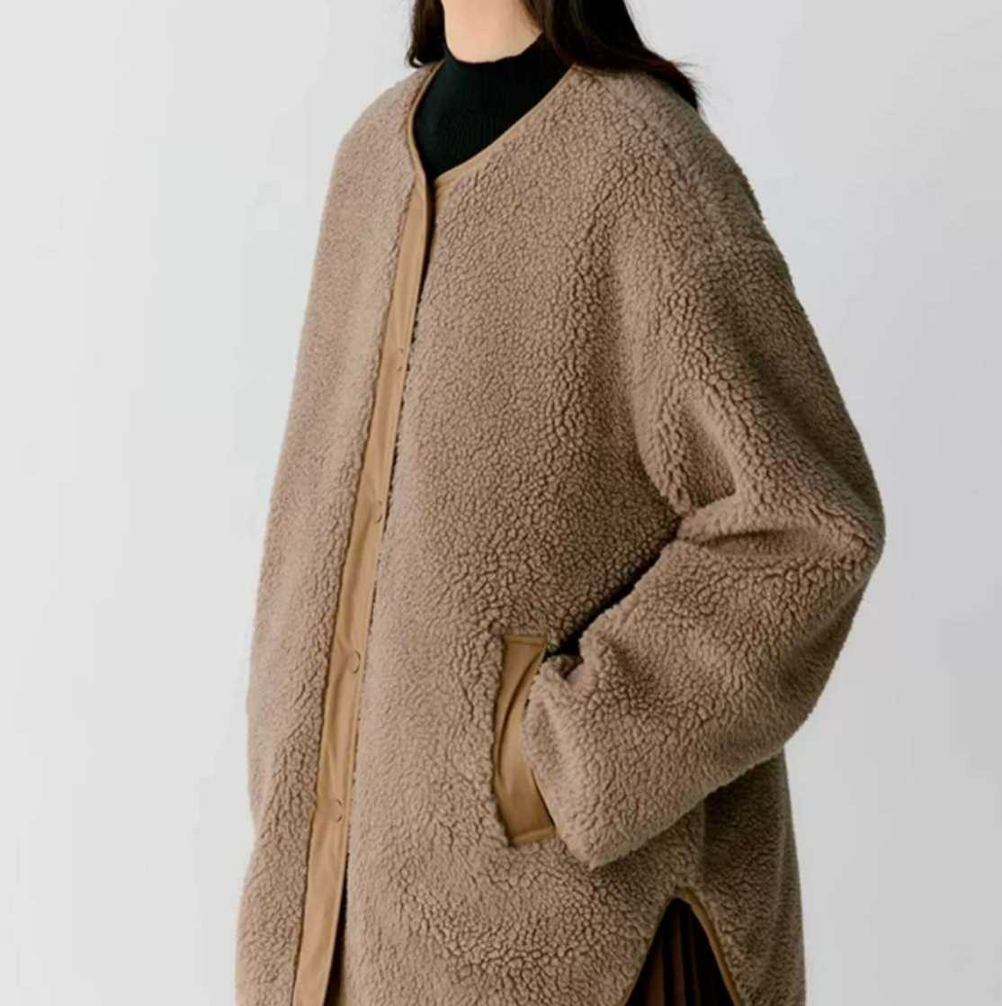 【25年10月最新】ディープオータムの特徴は？似合うネイルは？似合う秋服は？