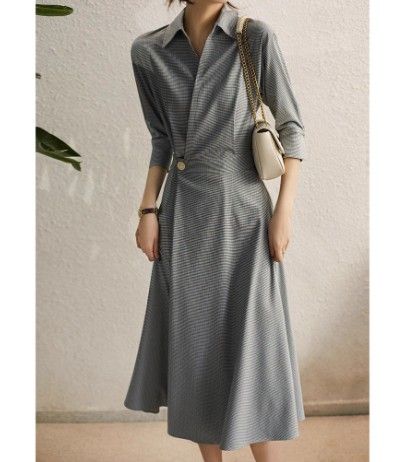 イエベ服　襟付きミディワンピース（イエベ秋向け）