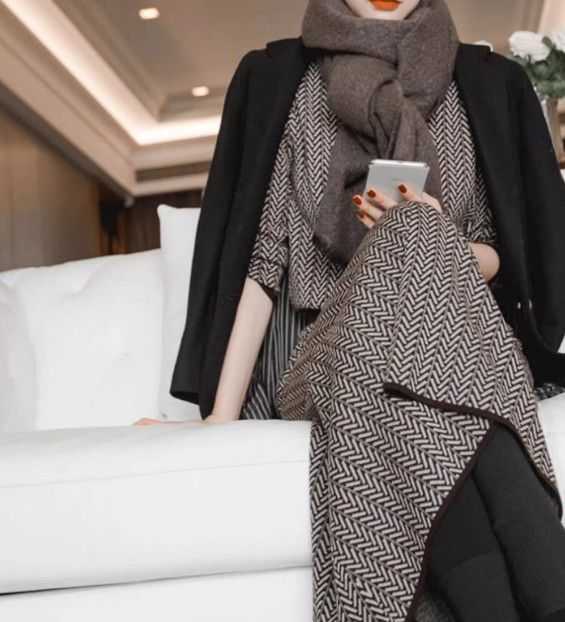 イエベ服　ニットトップス × スカート  セットアップ（イエベ秋向け）